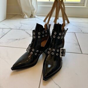 Stylish Black Women's Ankle Boots
